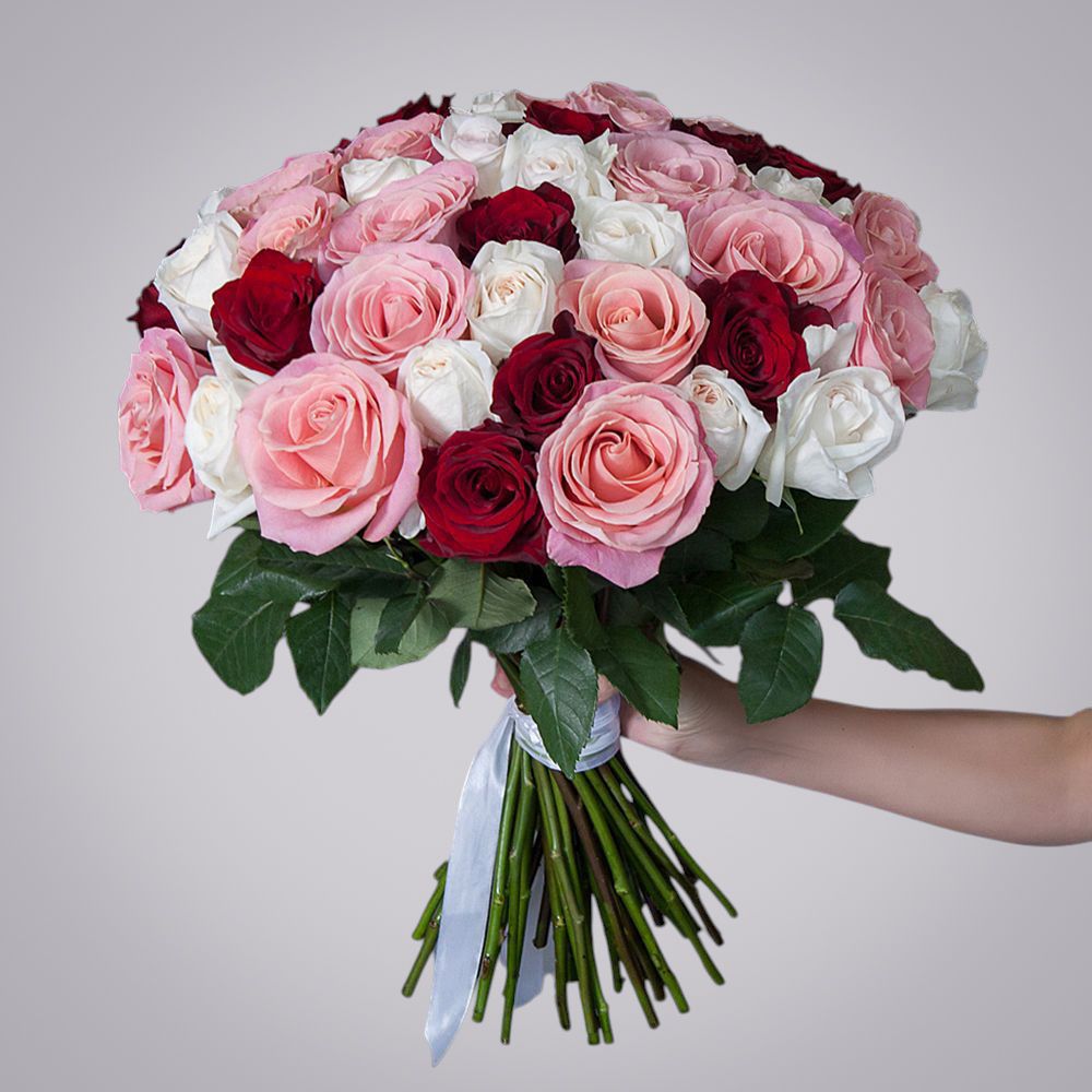 монобукет 51 роза микс под ленту 