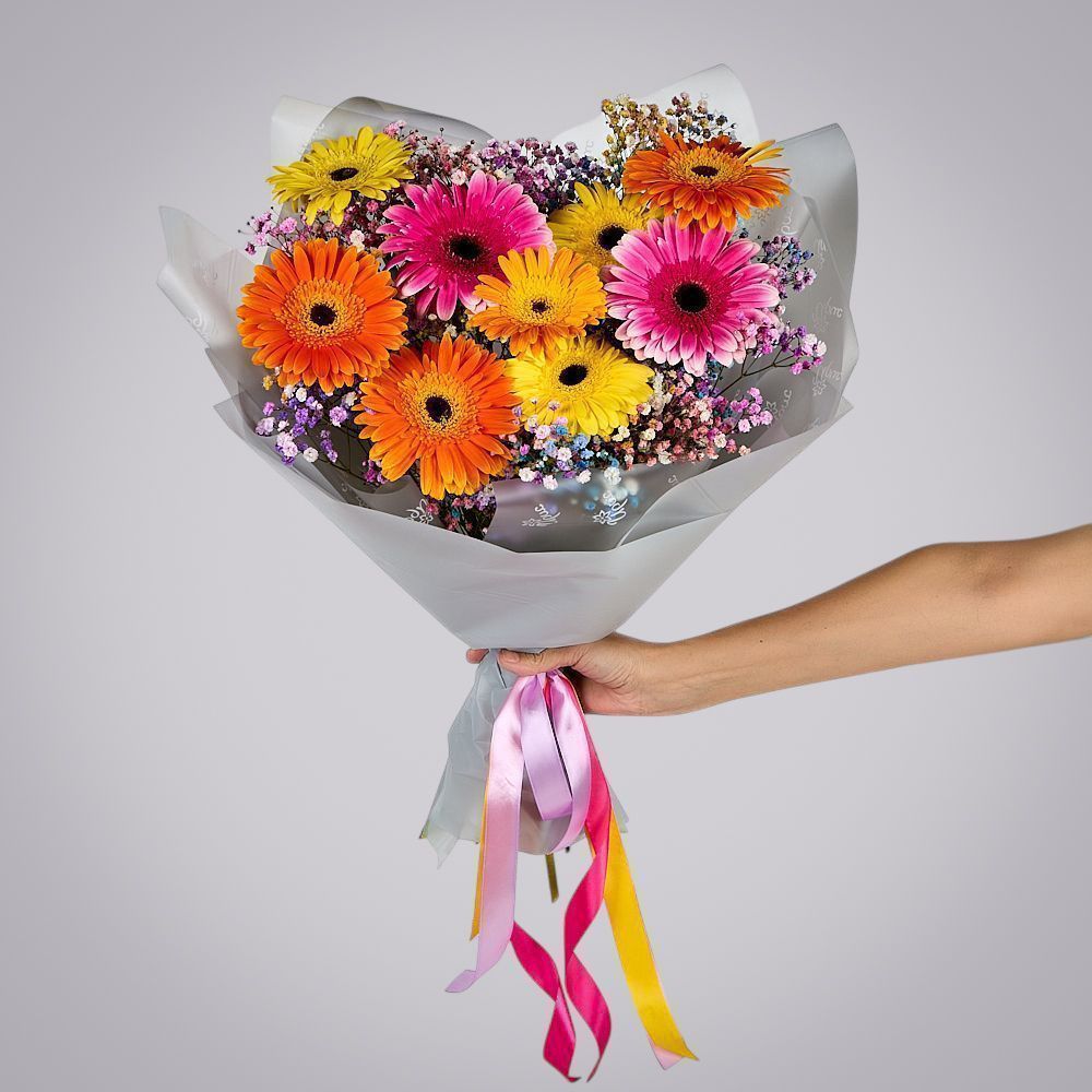 монобукет из 9 гербер с гипсофилой 