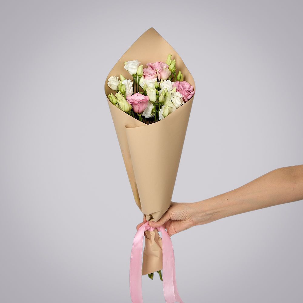 монобукет из 5 лизиантусов микс в упаковке 