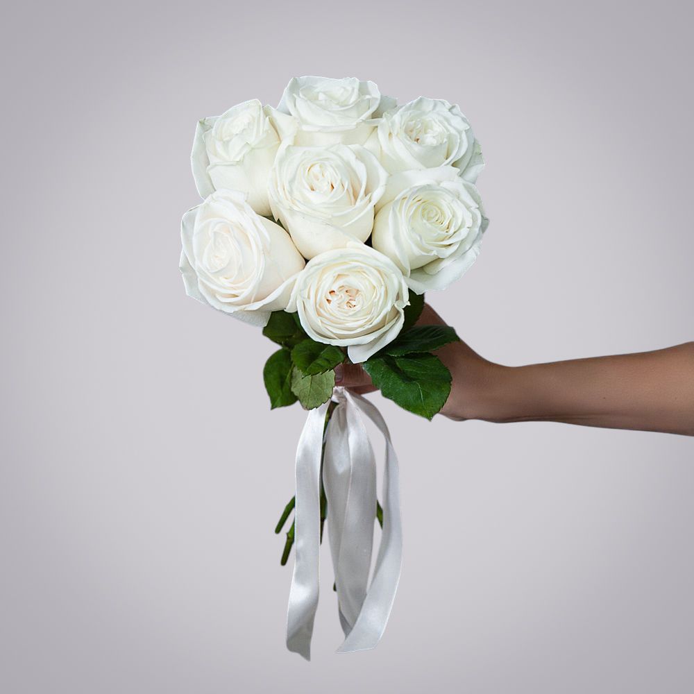 монобукет 7 пионовидных роз "playa blanca" под ленту 