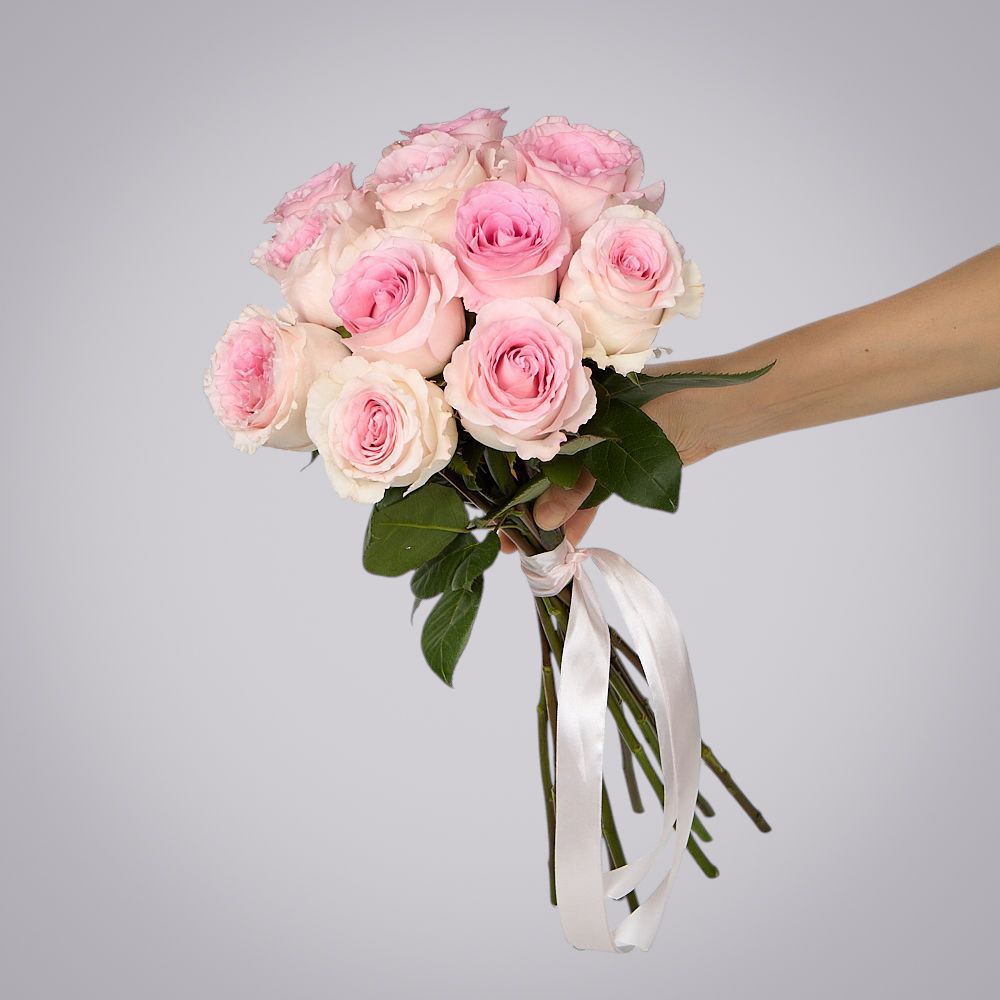 монобукет 11 пионовидных роз "mandala" под ленту 