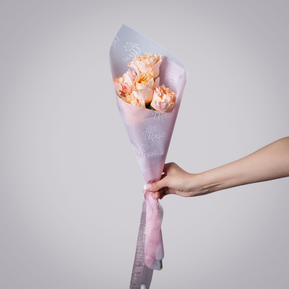 монобукет 5 пионовидных роз "campanella" в упаковке 