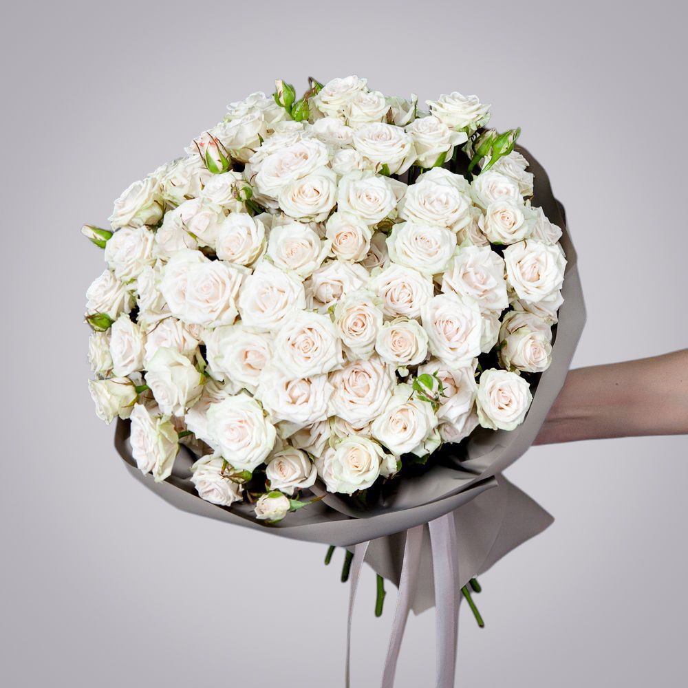 монобукет 25 кустовых роз "porcelaine" в упаковке 