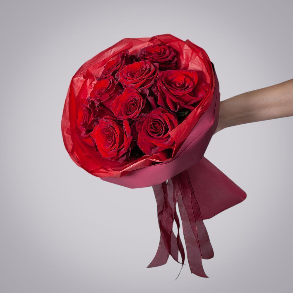 монобукет 9 роз "explorer" в упаковке с тишью 