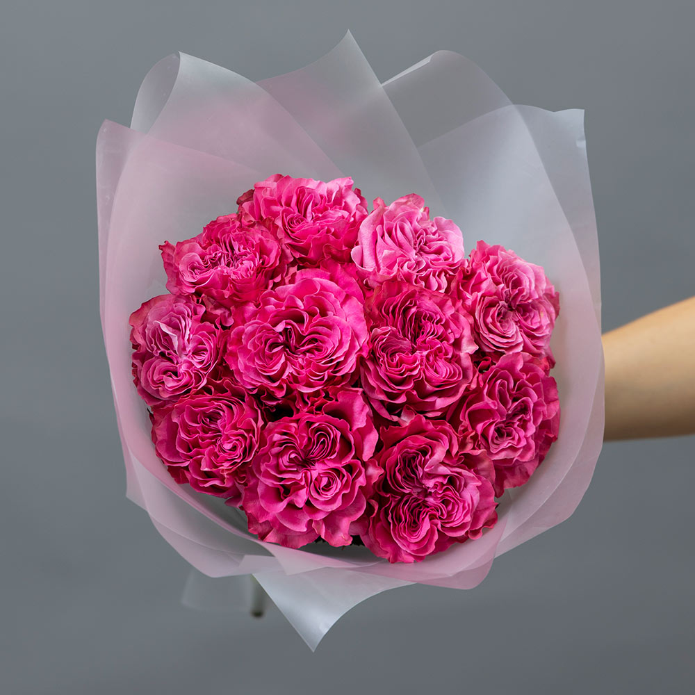 букет  из 11 пионовидных  эквадорских роз  "кантри блюз" 