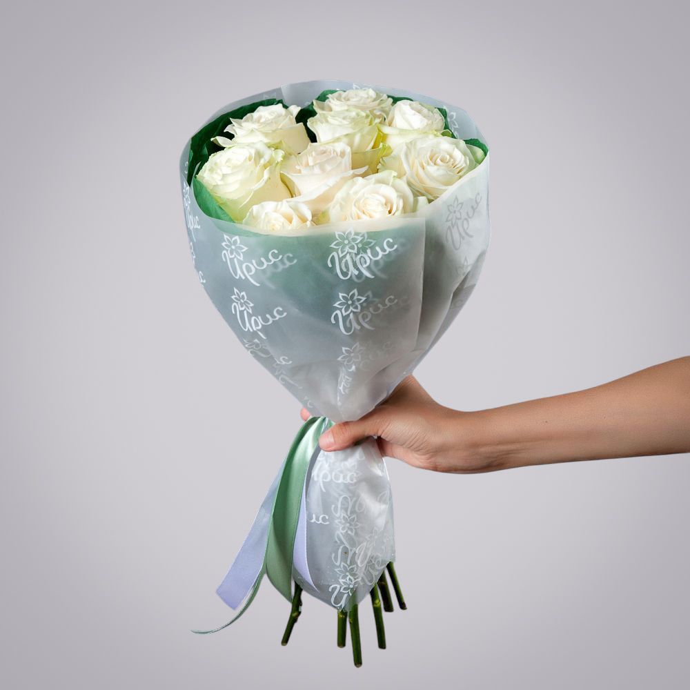 монобукет 9 роз "mondial" в зеленой упаковке с тишью 