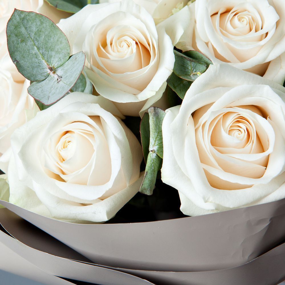 монобукет 11 роз vendela в упаковке  