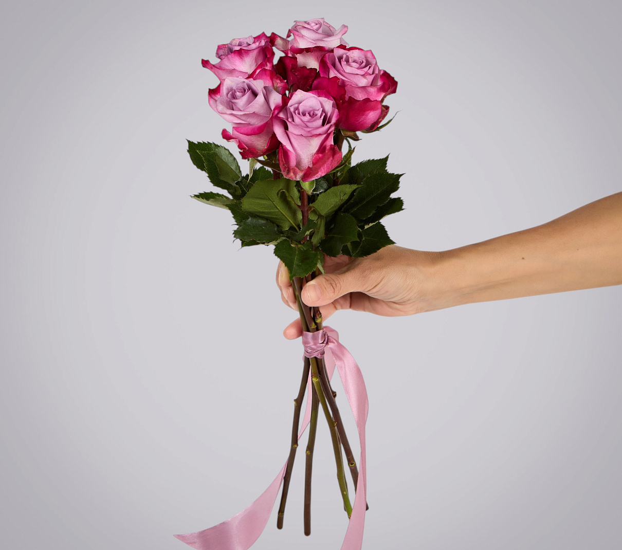 монобукет из 5 роз "deep purple" под ленту 