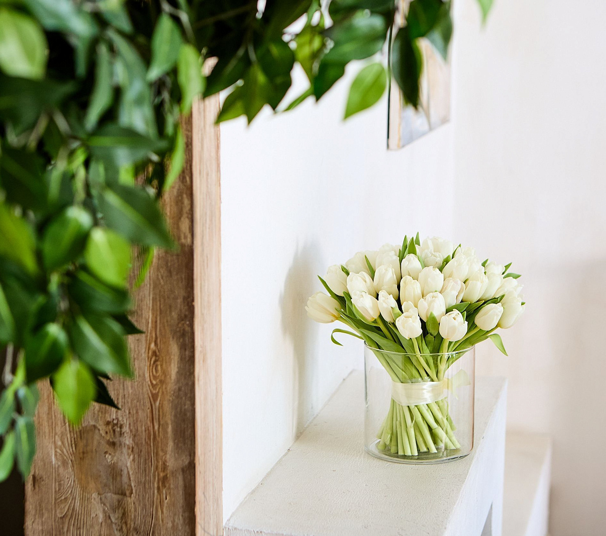 монобукет 51 белый тюльпан под ленту 