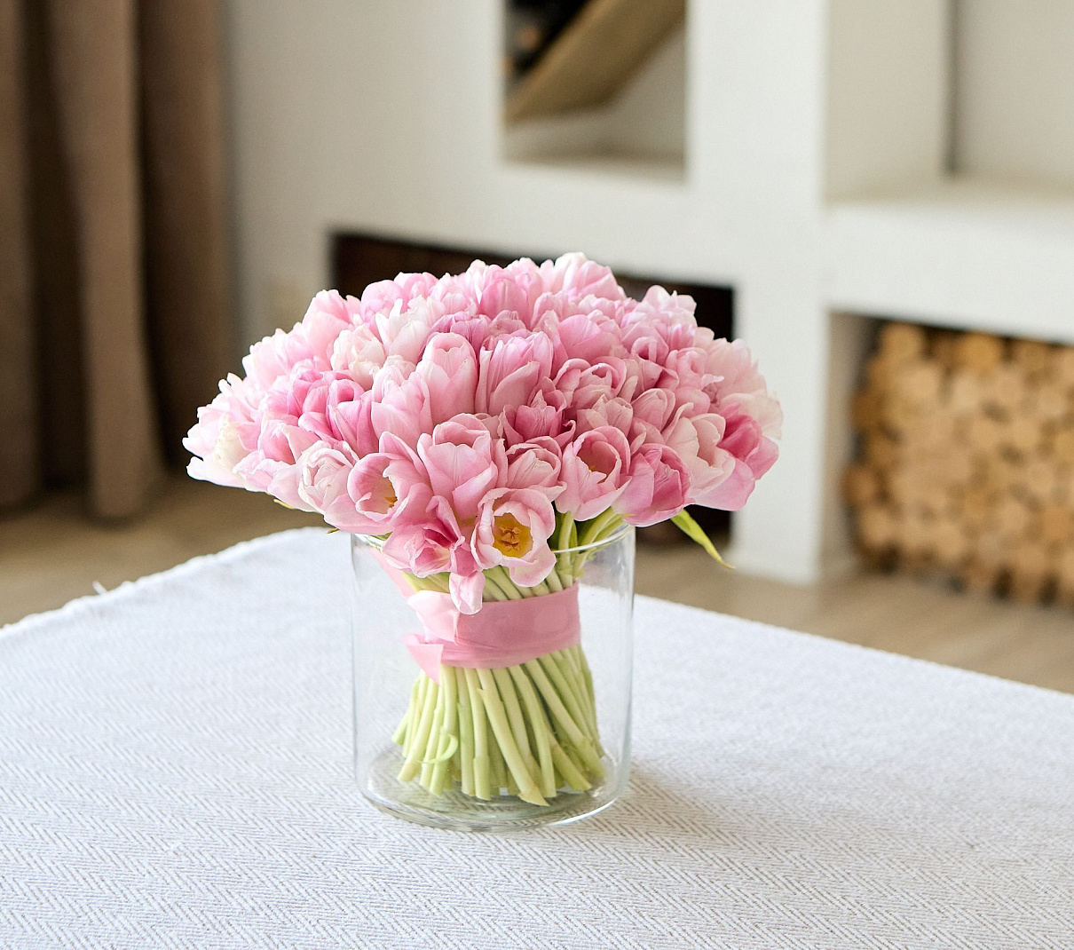 монобукет 101 розовый тюльпан под ленту  