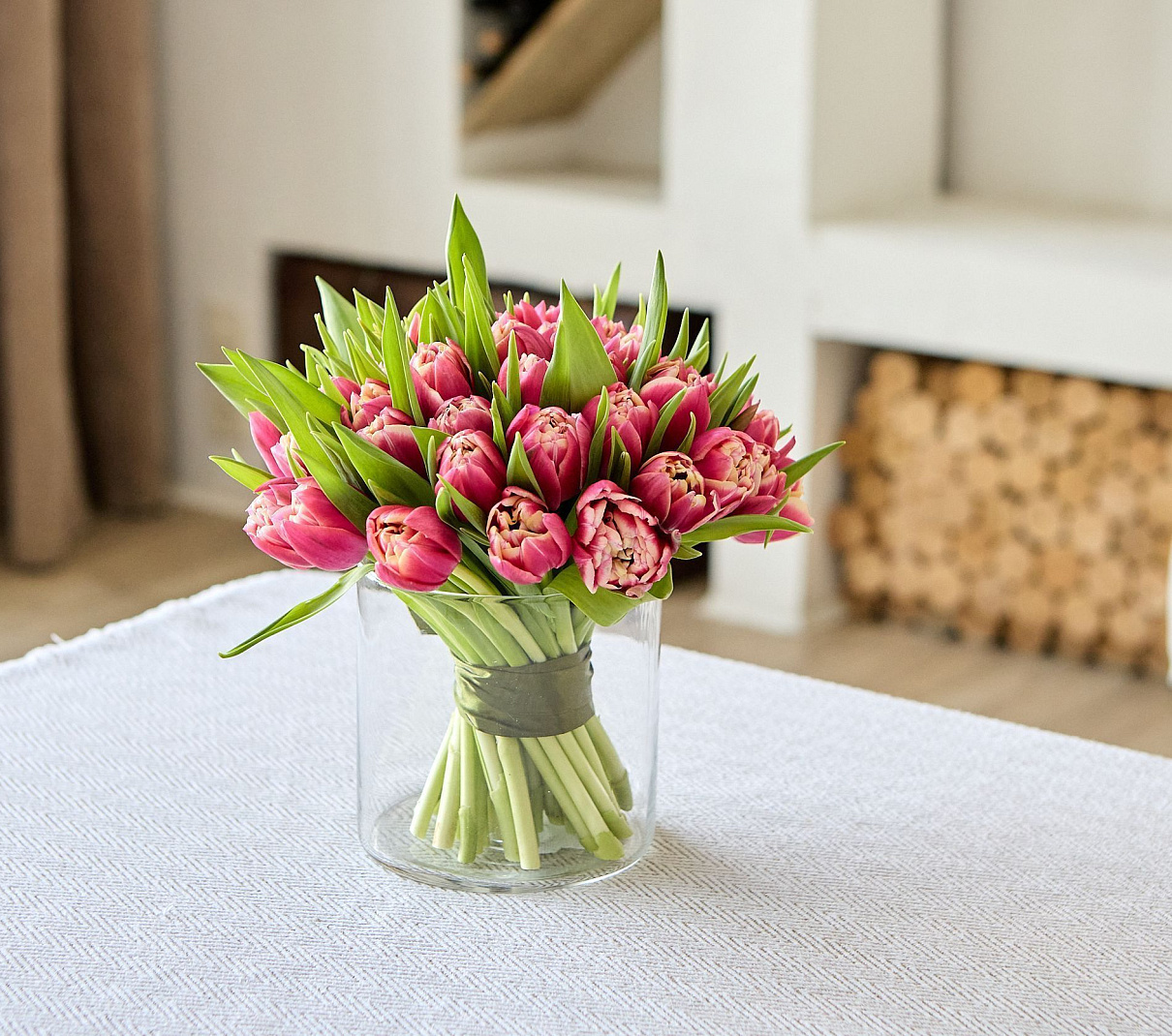 монобукет 51 тюльпан “каламбус” под ленту  