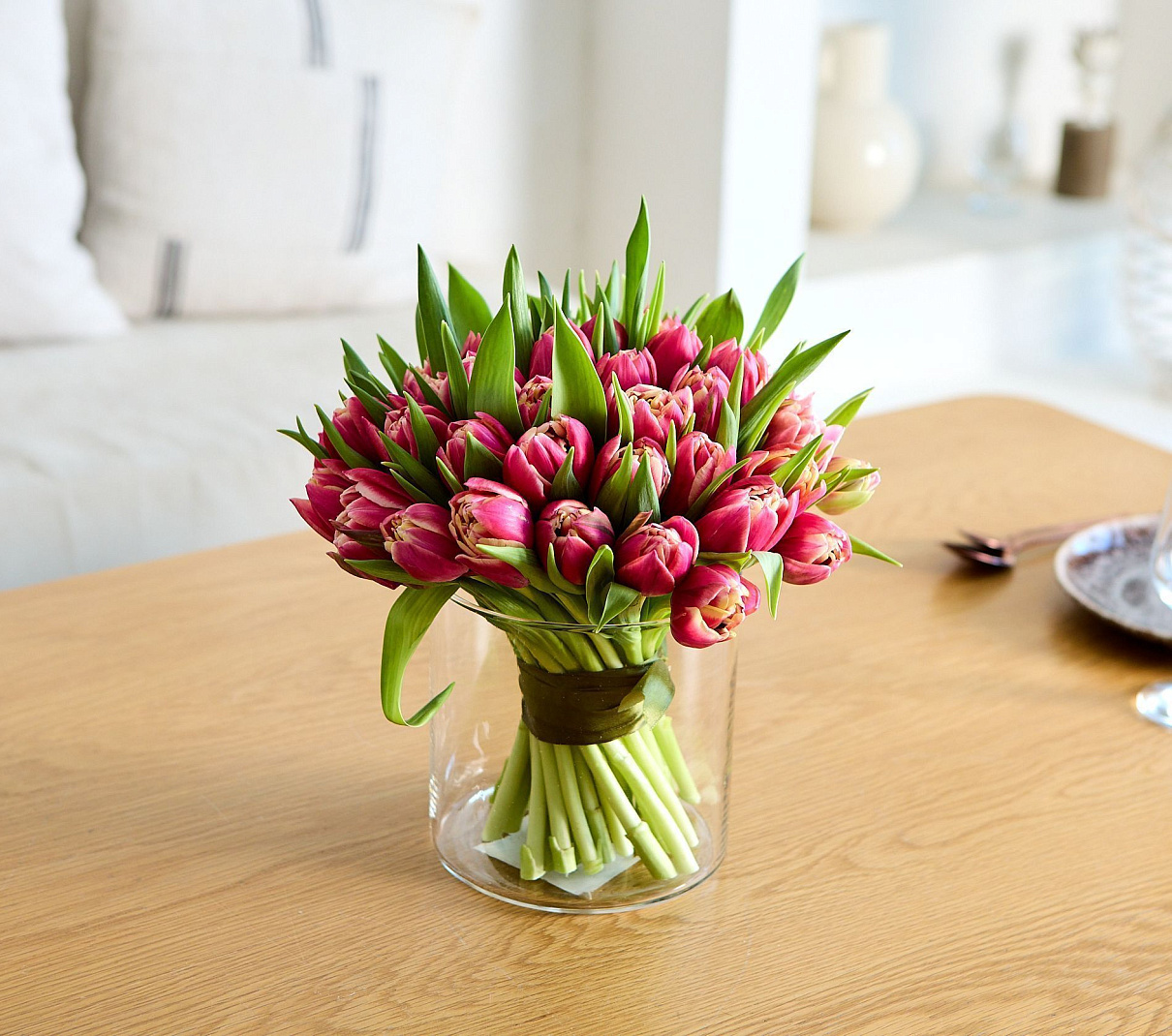 монобукет 51 тюльпан “каламбус” под ленту  