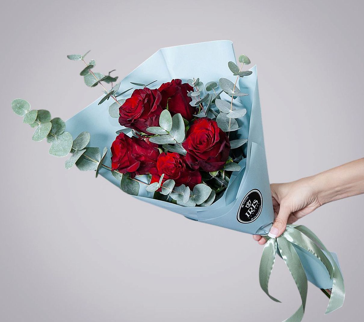 монобукет из 5 роз "explorer" в упаковке 