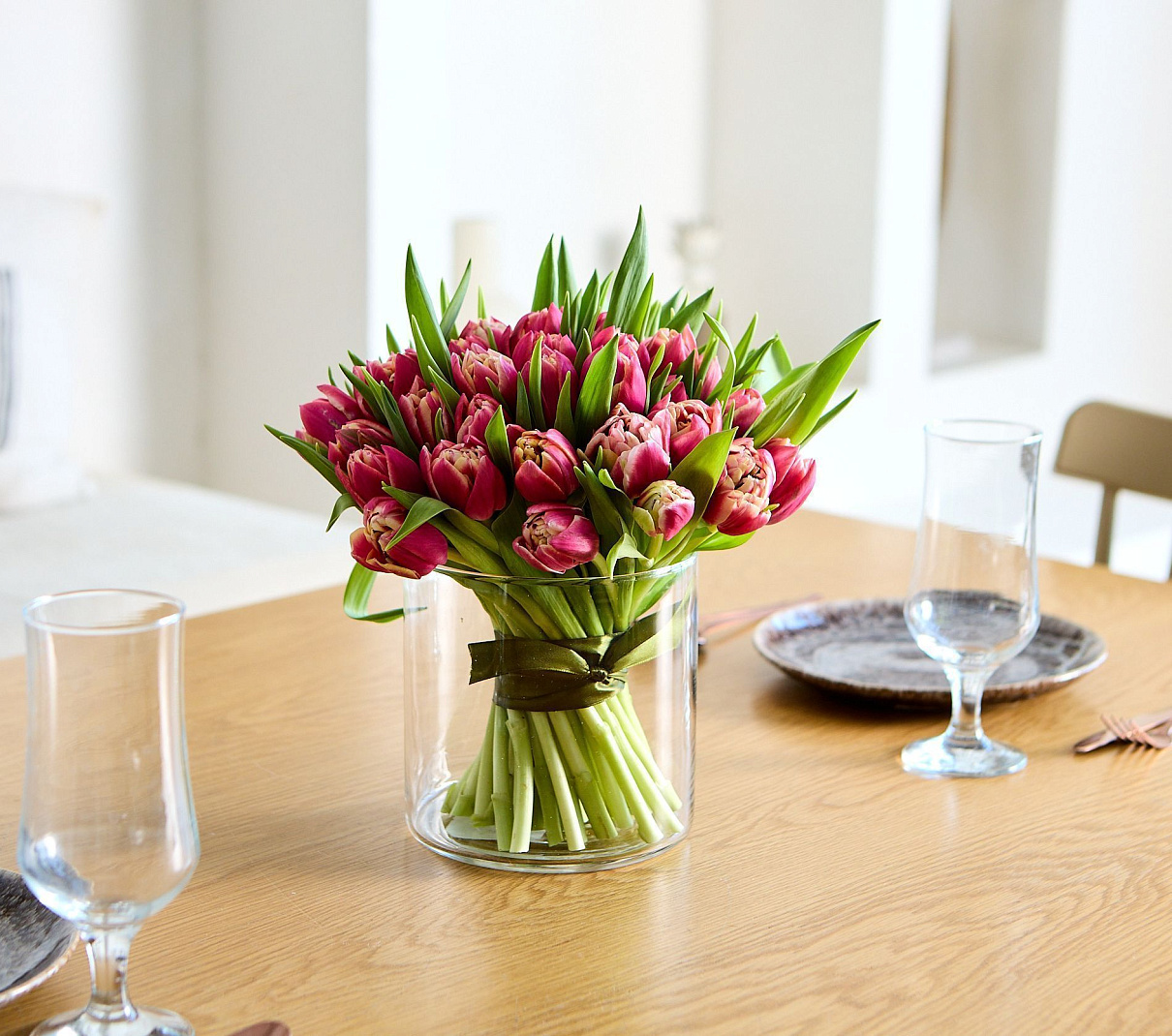 монобукет 51 тюльпан “каламбус” под ленту  