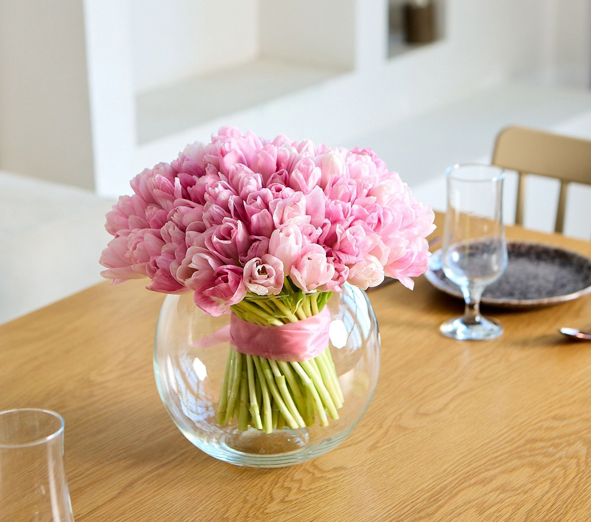 монобукет 101 розовый тюльпан под ленту  